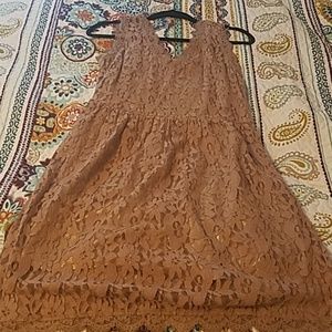 Lace sleeveless dress